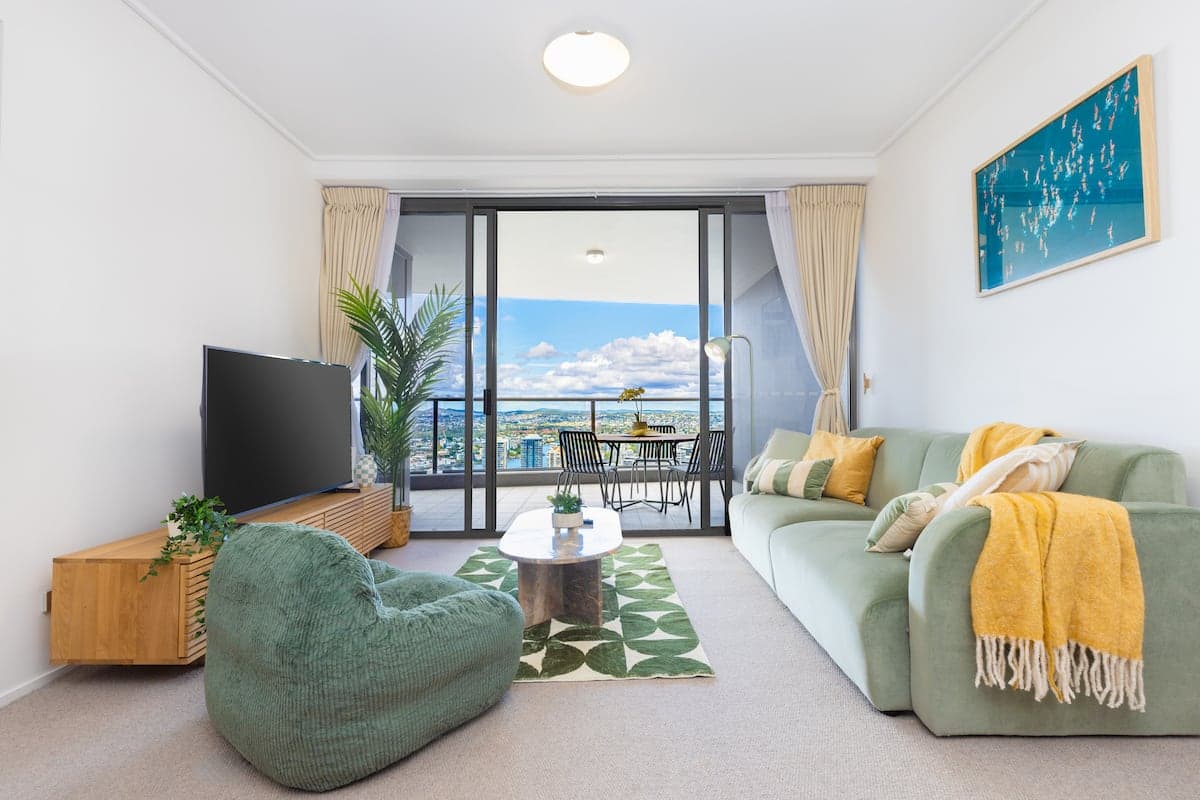 Mesmerising Views 2BR Apt
